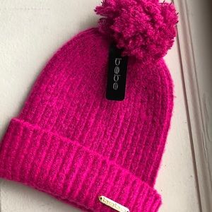 NWT Bebe hot pink with black flecks winter hat